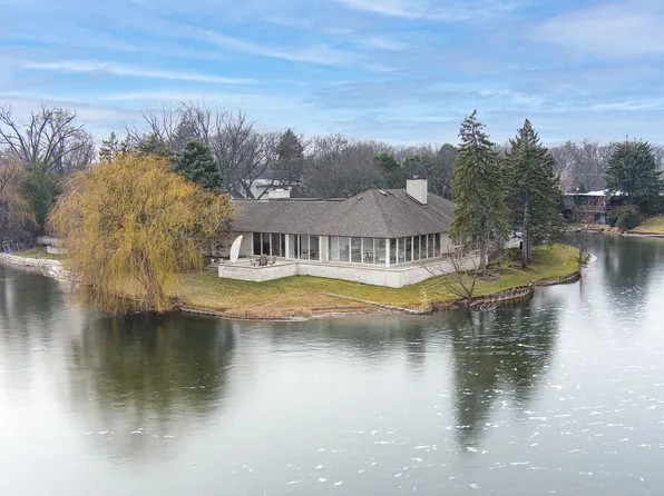 109 Murphy Lake Ln, Park Ridge, IL 60068