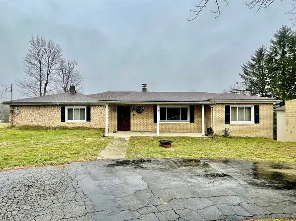 120 View Dr, Wellsburg, WV 26070