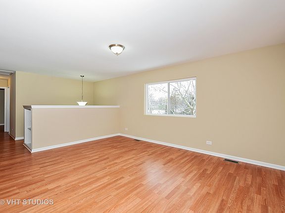 3rd image of 35W712 Rose Ave