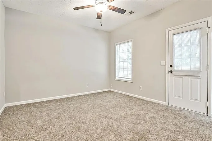 Celeste Ln SW — Photo 7