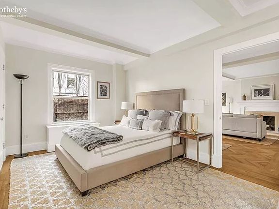3rd image of 167 E 82nd St APT 3C
