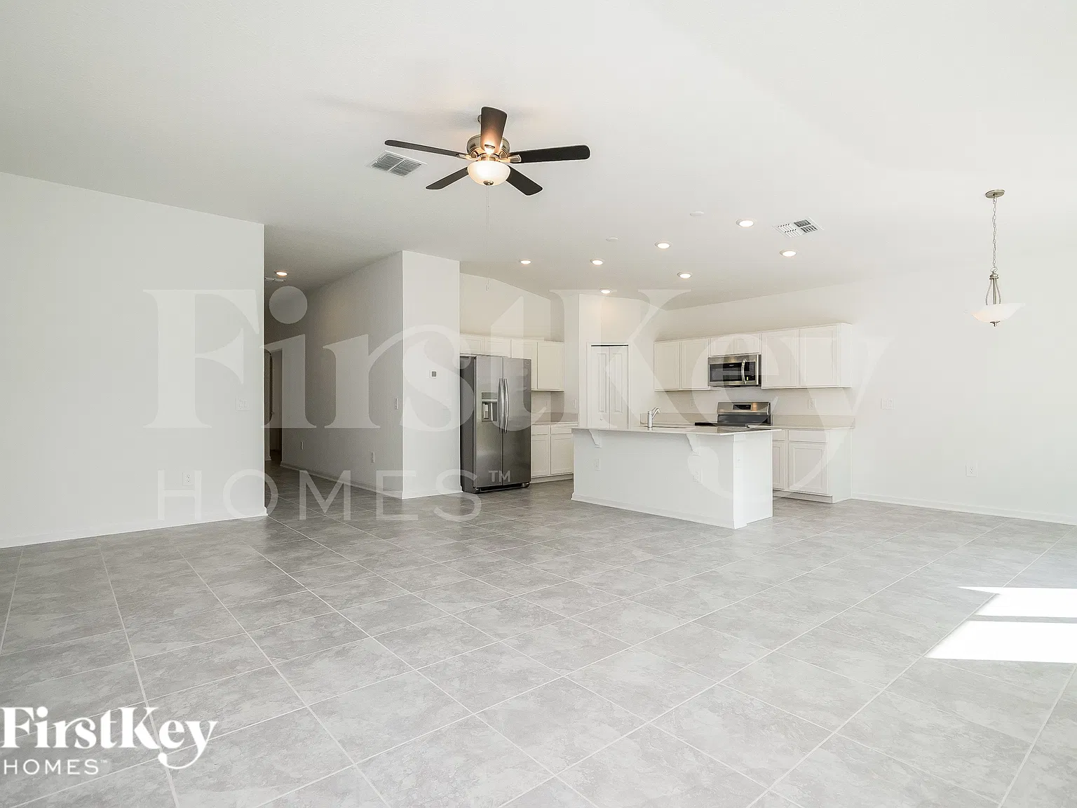 4 bed, 2.0 bath, 1936 sqft, $2,265 — Photo 4