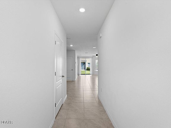 5th image of 63 Bella Lago Cir