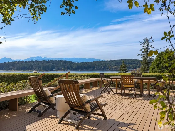 14735 Henderson Road NE, Bainbridge Island, WA 98110