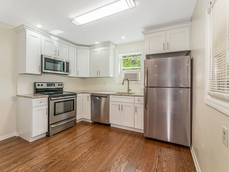 50 N Lincoln Ave #50 — Photo 6
