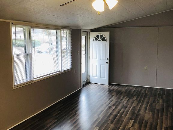 5th image of 2711 S Villa Dr