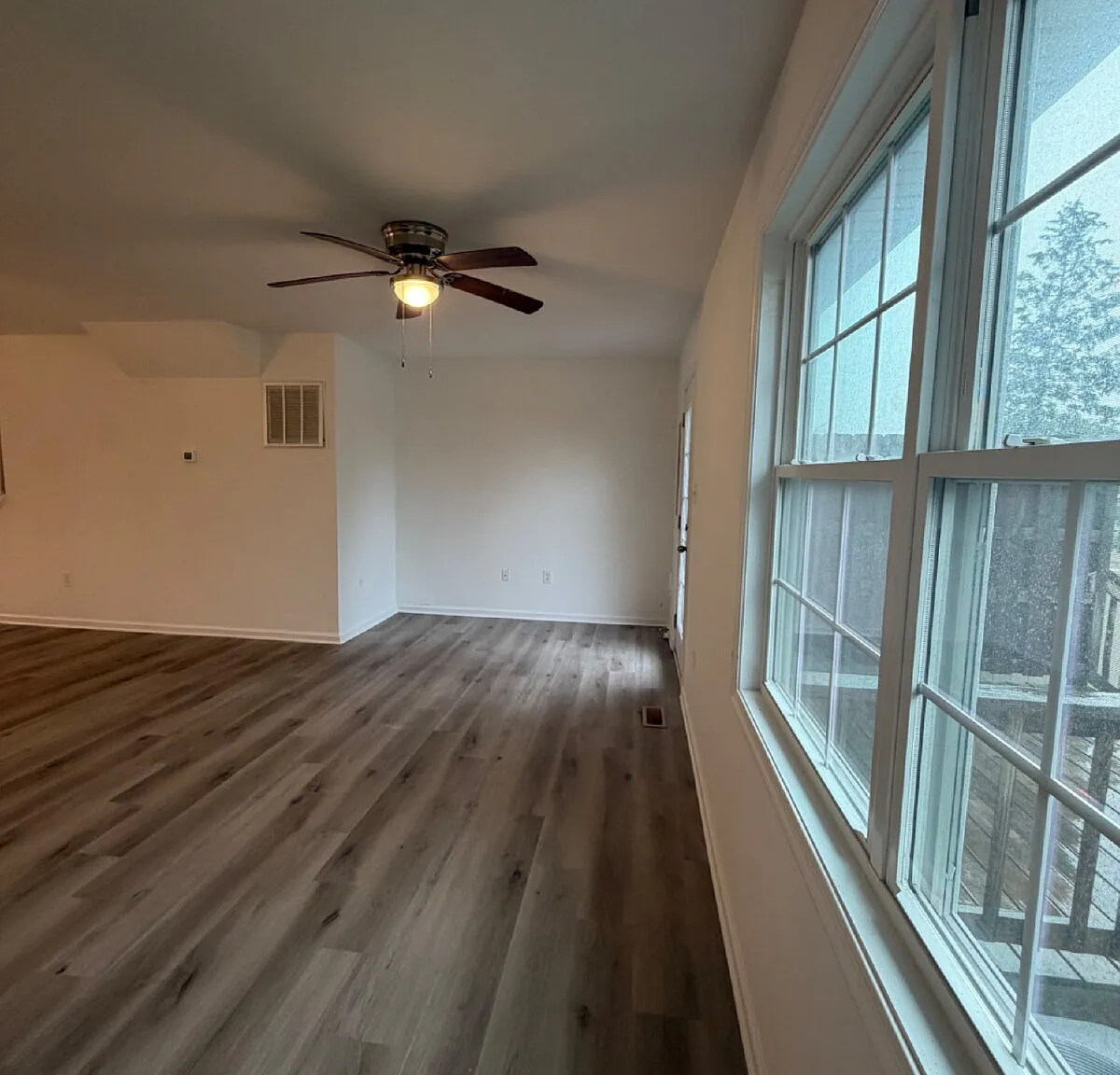 3 bed, 2.0 bath, 1448 sqft, $2,400 — Photo 1