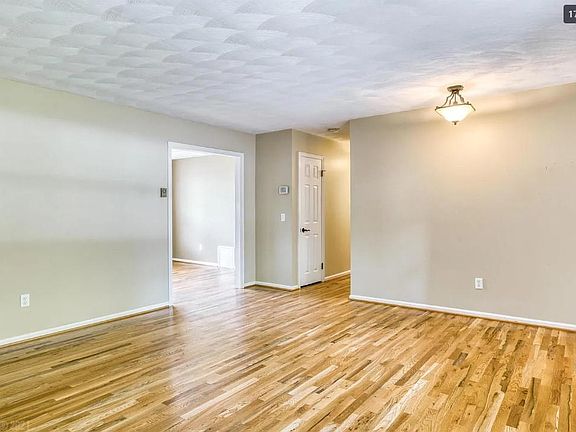 4th image of 900 Broce Dr
