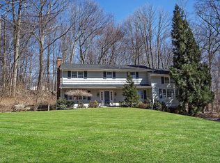 96 Mimosa Cir, Ridgefield, CT 06877