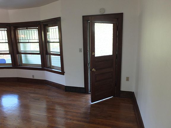 3rd image of 1328 W 59th St