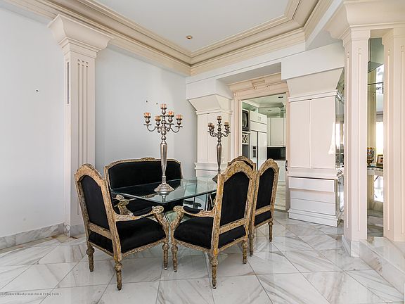 5th image of 301 Everglade Ave #10