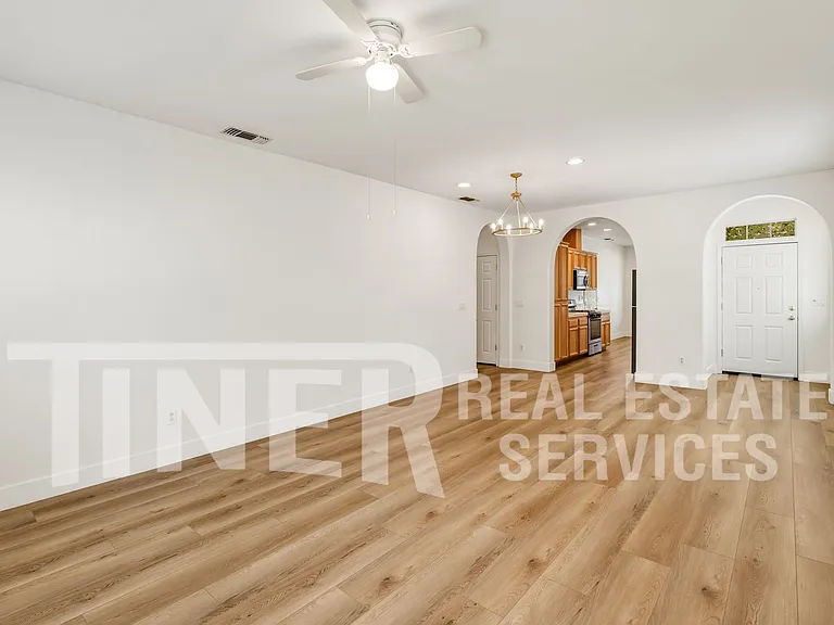 9716 Marianna Way — Photo 4