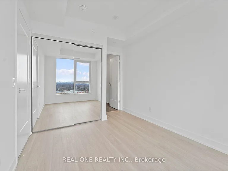 60 Central Park Dr #1602 — Photo 15