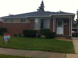 26306 Harmon St, Saint Clair Shores, MI 48081