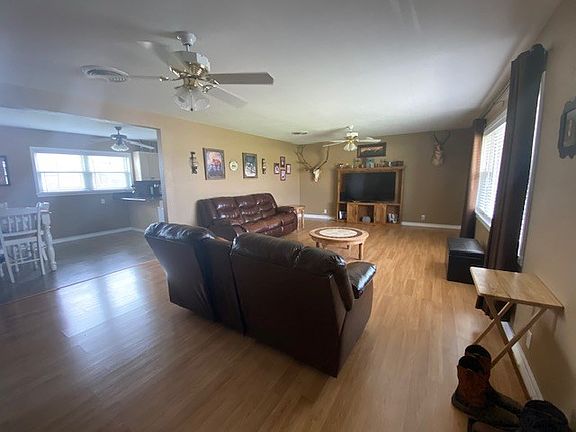4th image of 804 SE Avenue G