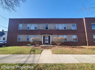 2671 N 74th St APT 3, Wauwatosa, WI 53213