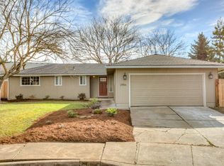 2956 Iris Cir, Medford, OR 97504