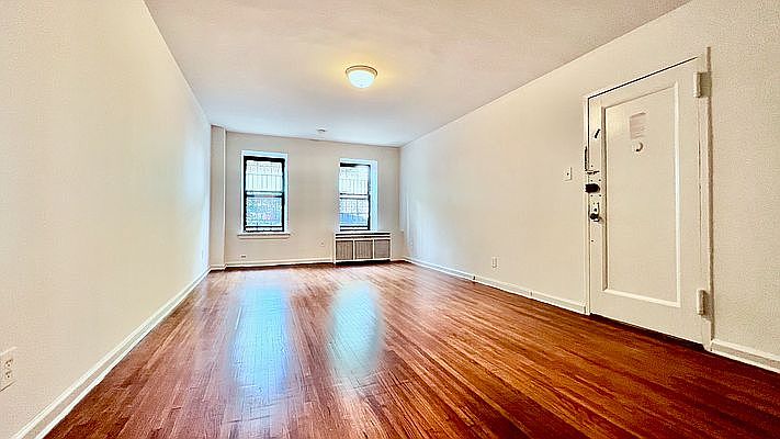 1st image of 140 W 92nd St #A