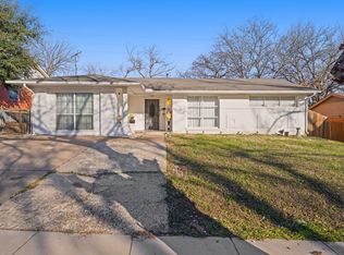 530 W Phillips Ct, Grand Prairie, TX 75051