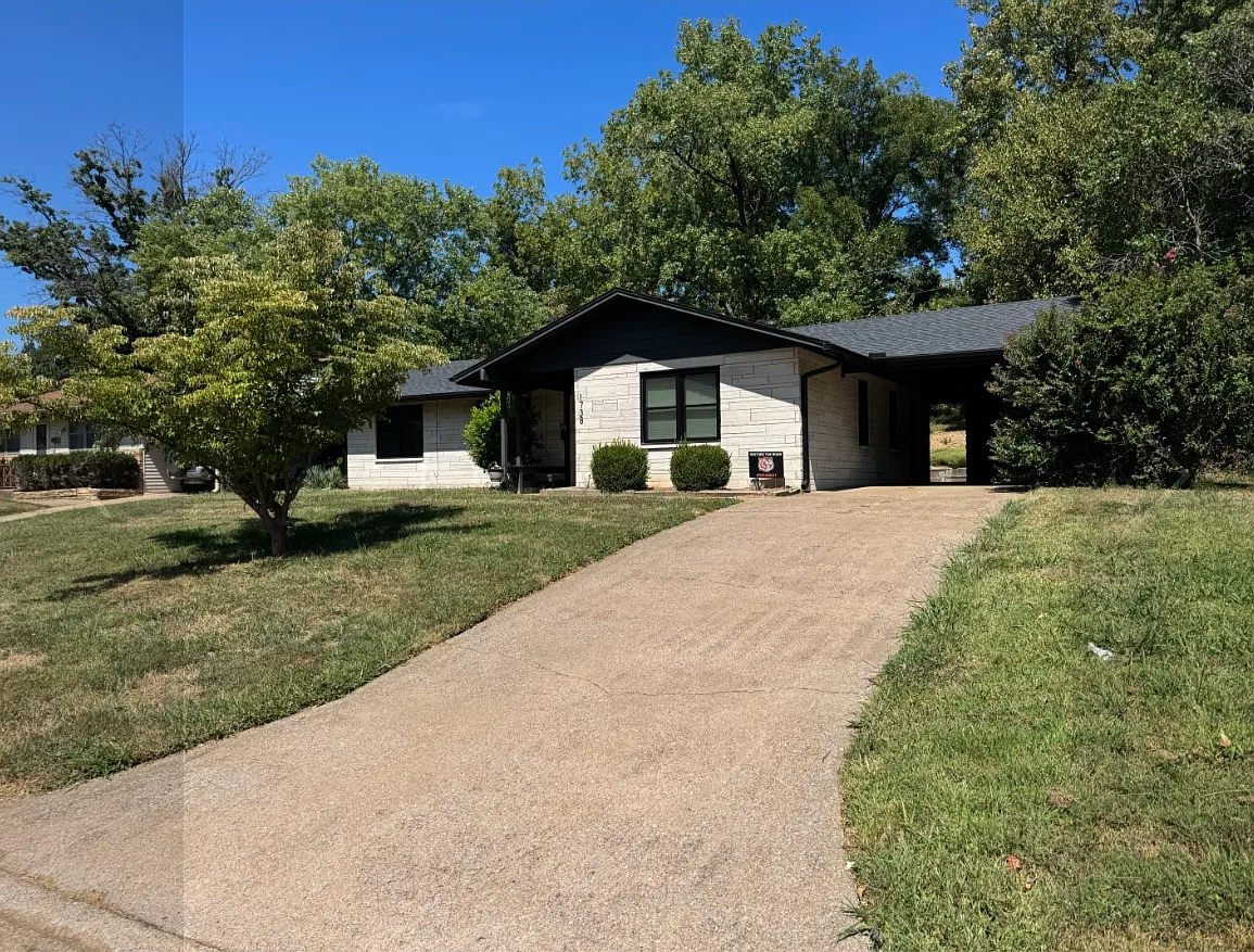 3 bed, 1277 sqft, $1,650 — Photo 1
