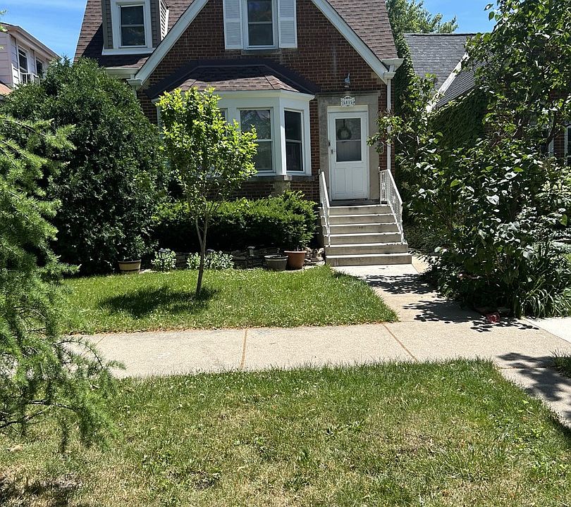 2nd image of 5815 N Merrimac Ave