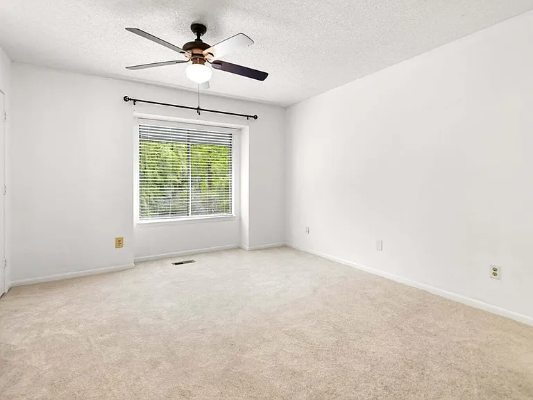 1161 Shadow Lake Cir #E — Photo 22