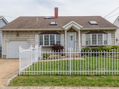 24 McKinley Ave, Colonia, NJ, 07067