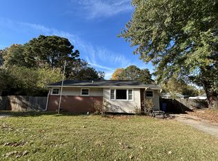 612 Providence Rd, Chesapeake, VA 23325