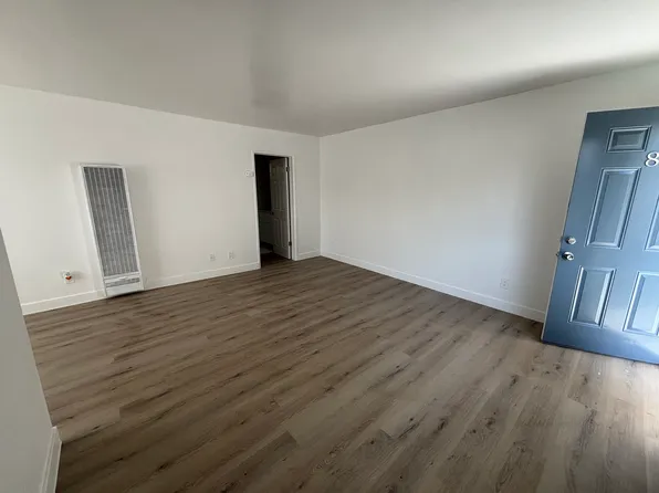 7100 Woodman Ave #8, Van Nuys, CA 91405