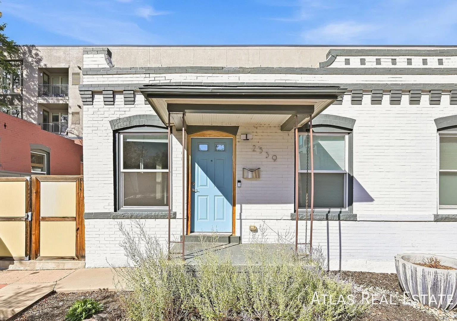 New On The Market!! Modern 2-Bedroom 1 Bath Duplex In Denver's Highlands/Jefferson Park Area — Photo 1