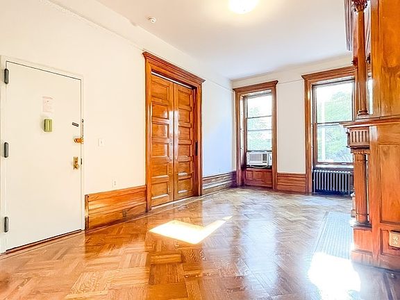 4th image of 339 W 88th St #4