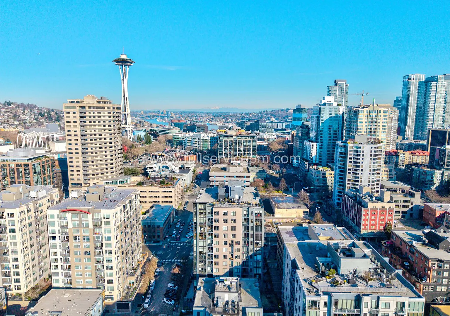 Belltown 1BR at The Parc w/ Parking Included, Rooftop Deck, Concierge & Full Gym — Photo 4