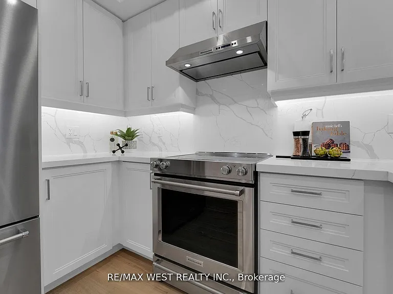 521 Saint Johns Rd #UPPER — Photo 12