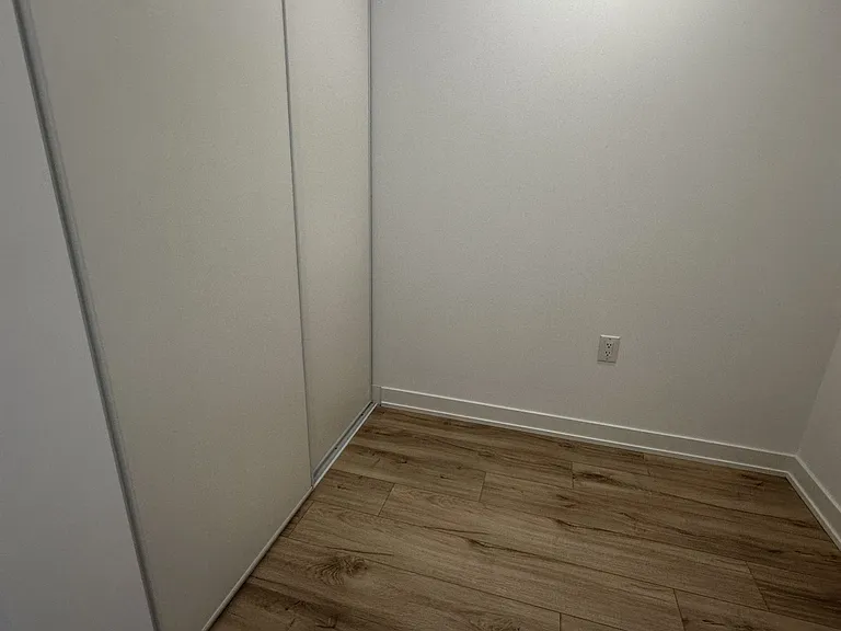 7439 Kingston Rd #512 — Photo 10