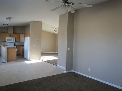 4th image of 3334 W Horseshoe Ln