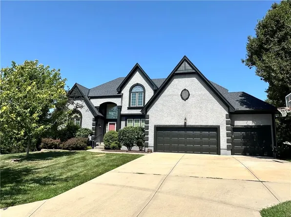 14451 Hayes St, Overland Park, KS 66221
