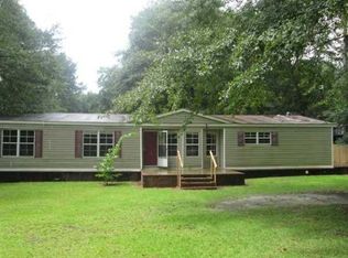 1004 Mistletoe Ln, Cottageville, SC 29435