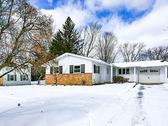 2nd image of 119 Doverdale Ln