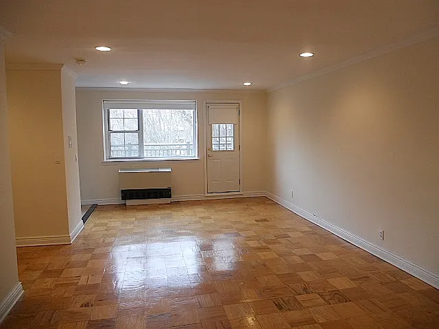 Edwards St, Roslyn Heights — Photo 3