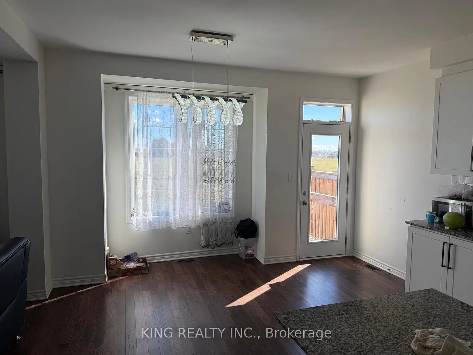 5 bed, $3,100 — Photo 3