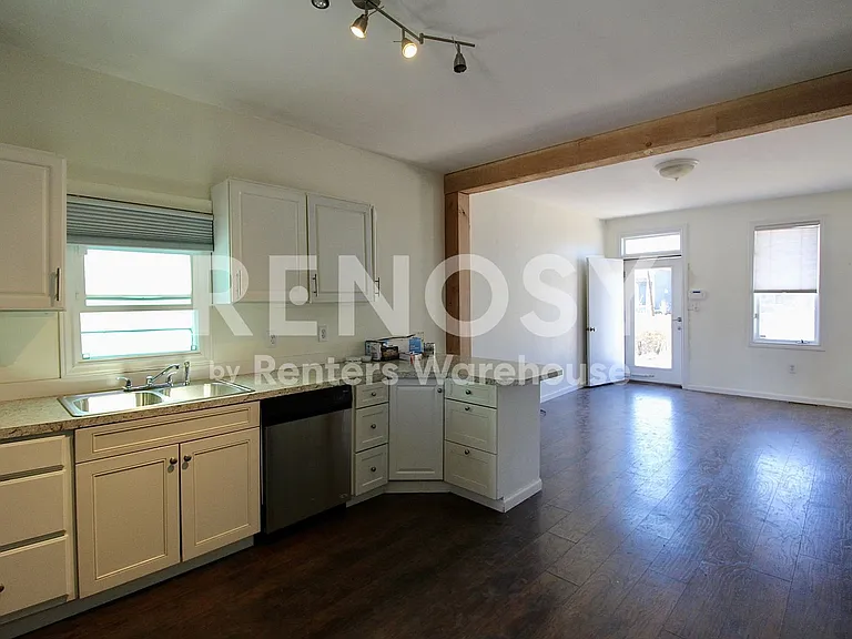2828 Stout St — Photo 1