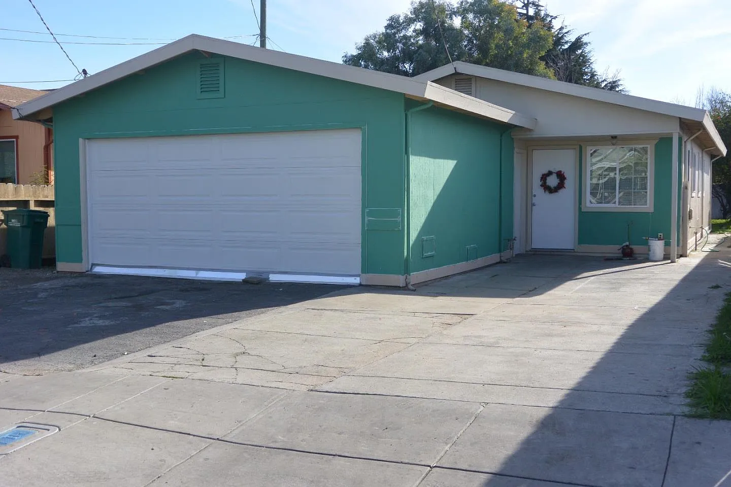 12 Elsa St photo 1