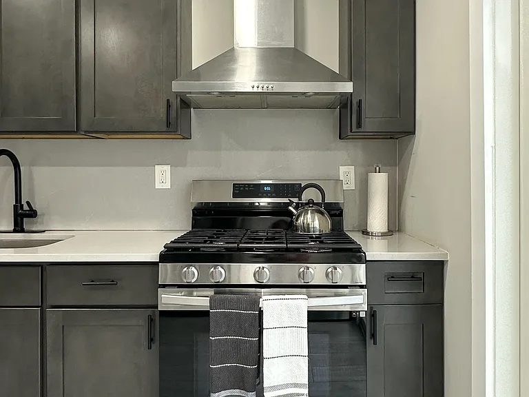 693-695 Kearny Ave #1 — Photo 6