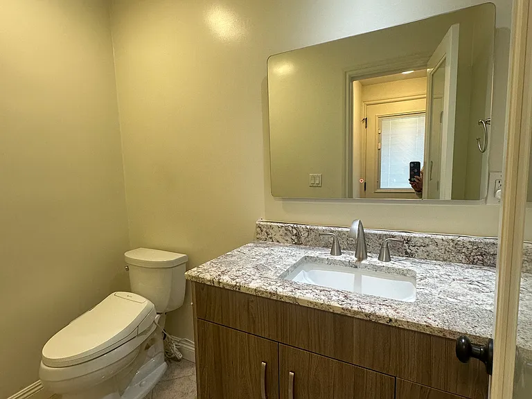 121 W Floral Ave — Photo 10