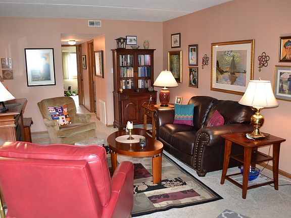 3rd image of 16826 81st Ave APT 1S