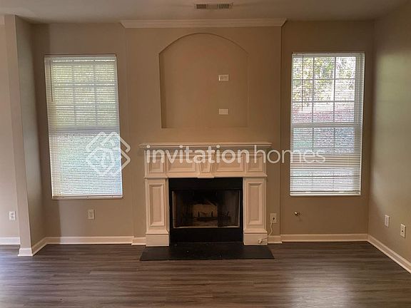 2nd image of 4441 Yosemite Park Way