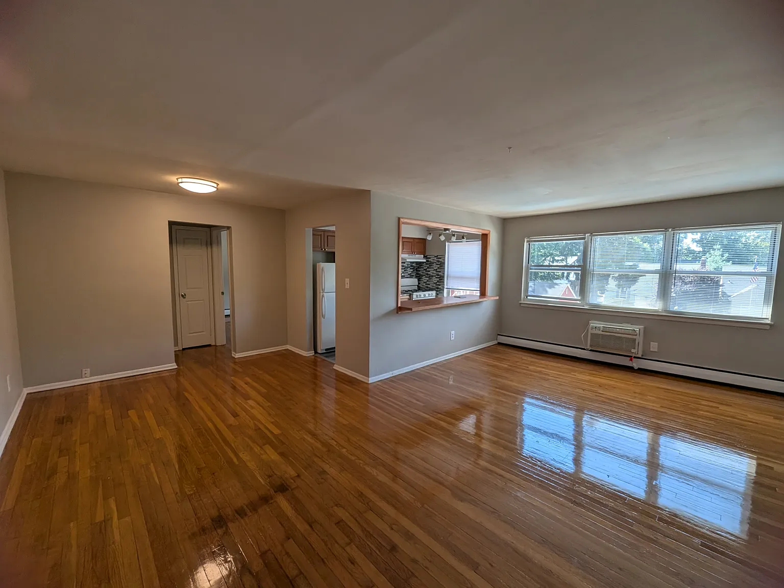 1 bed, 700 sqft, $1,985 — Photo 3