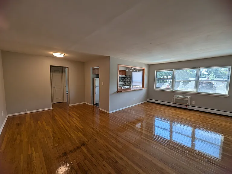 225 River Rd — Photo 3