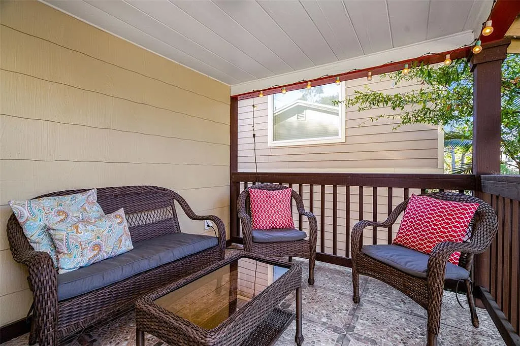 2 bed, 1.0 bath, 680 sqft, $2,450 — Photo 2