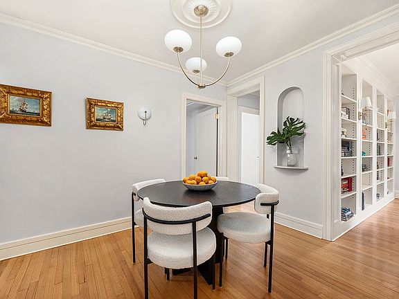 4th image of 225 E 76th St #3EF